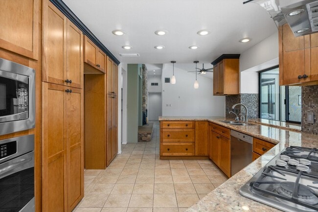 Building Photo - 2901 Loveland Way