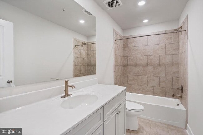 Building Photo - 1723 Water Xing Rd