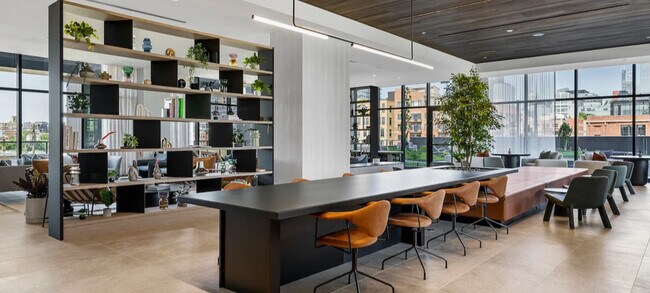 Building Photo - 225 N Elizabeth St