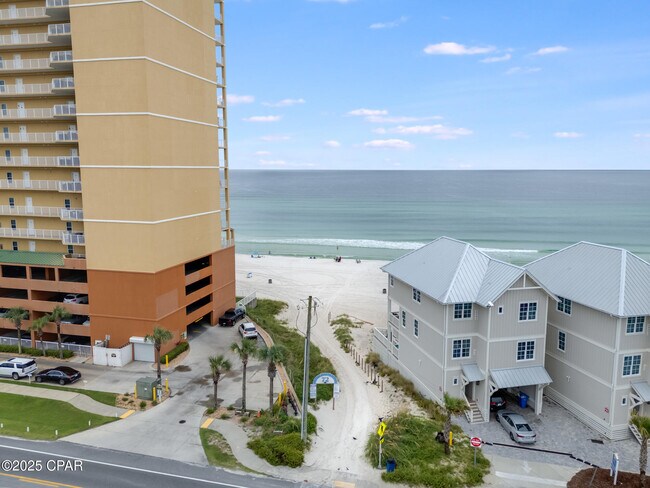 Building Photo - 17642 Front Beach Rd