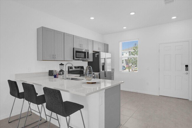 Building Photo - 3221 Skyline Lp