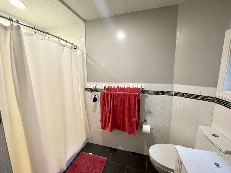 Building Photo - 91 Hudson St