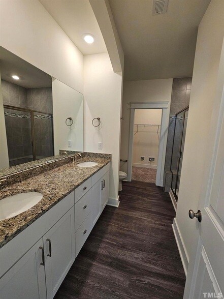 Building Photo - 1001 Heartstone Wy