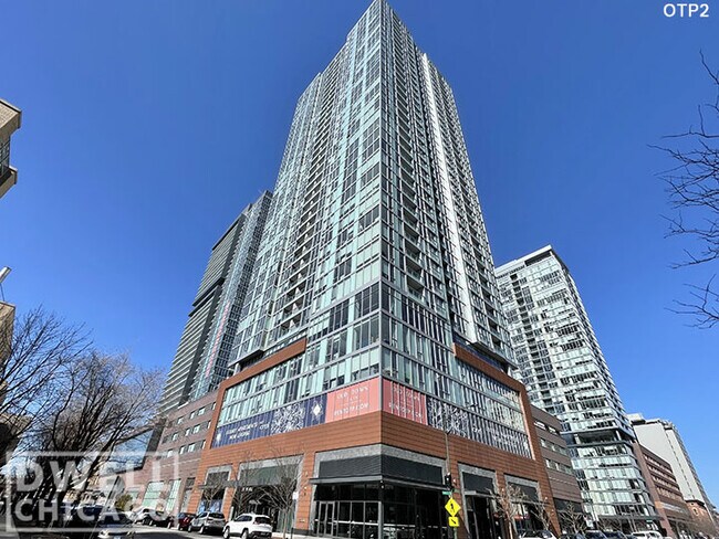 Building Photo - 1147 N Wells St