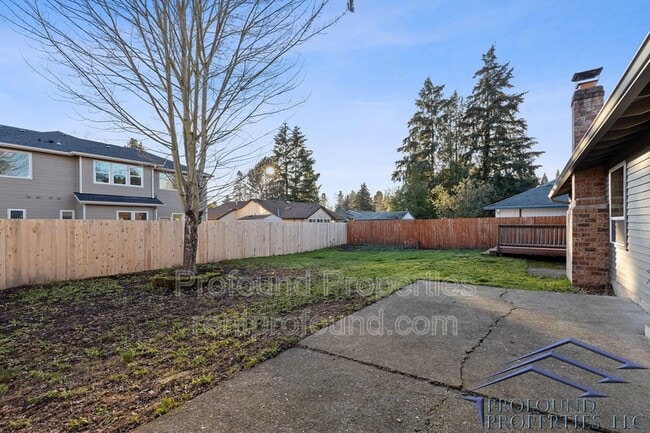 Building Photo - 19300 SW Hennig St