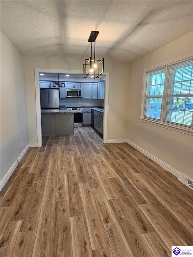 Building Photo - 395 W Crocus Dr