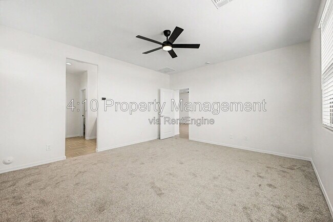 Building Photo - 4433 E Rock Daisy Ln