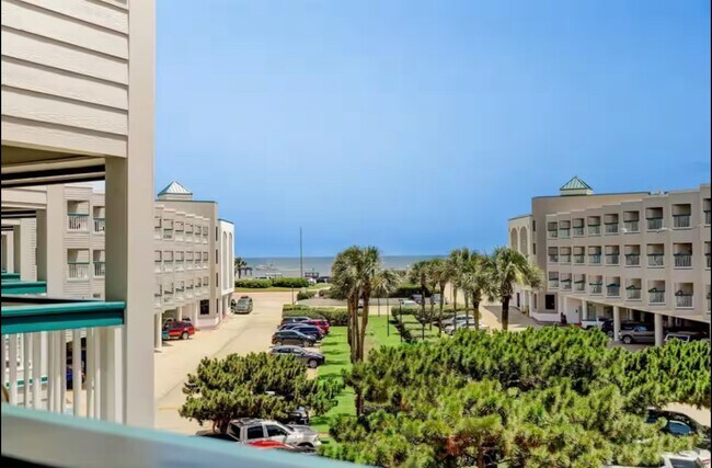 Building Photo - 6102 Seawall Blvd