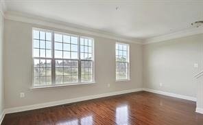 Building Photo - Beaufiful 3BR 2.5BA end unit town home wit...