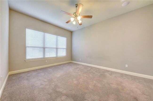 Building Photo - 203 Ancient Oak Way