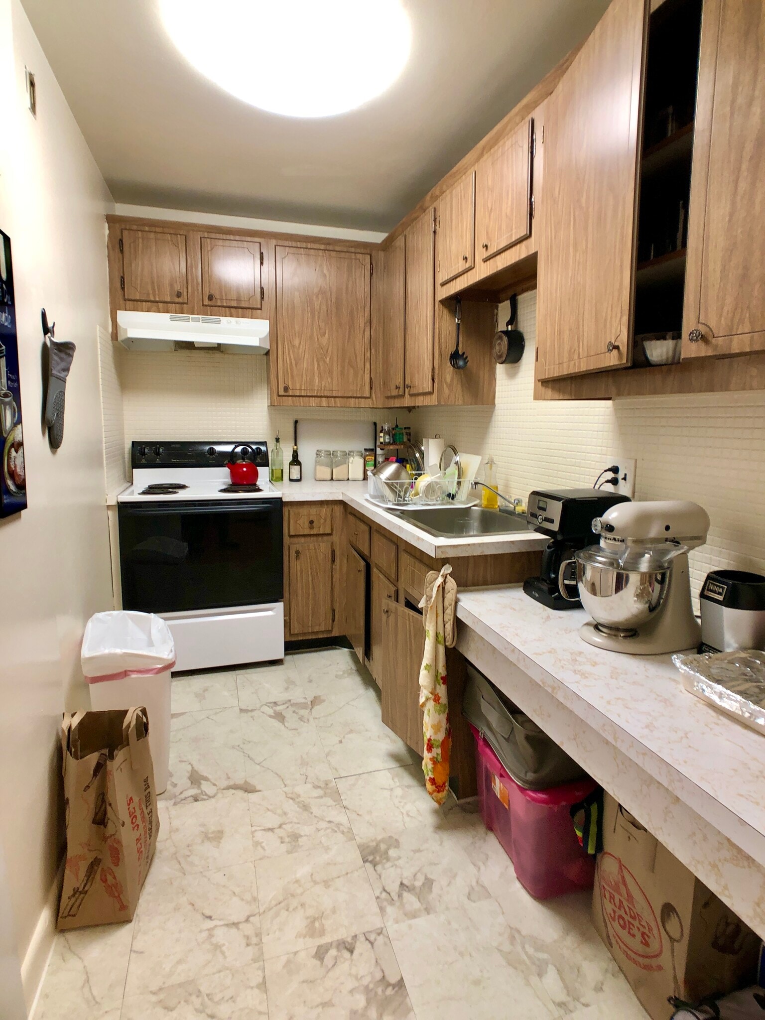 Building Photo - 804 Centre St