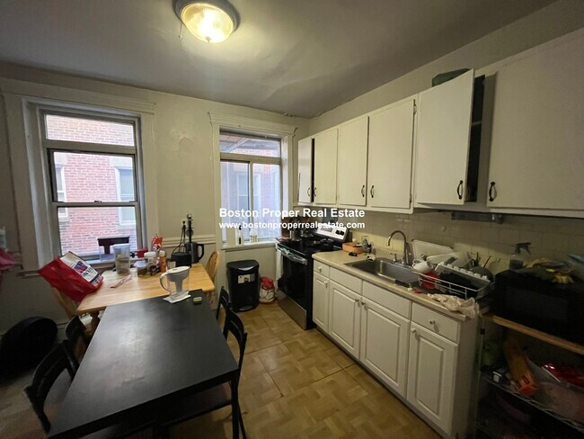 Building Photo - 80 Fenway