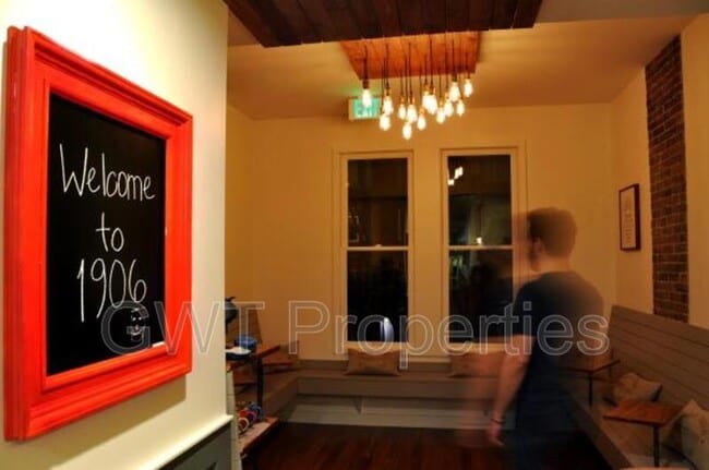 Building Photo - 1906 Mission St