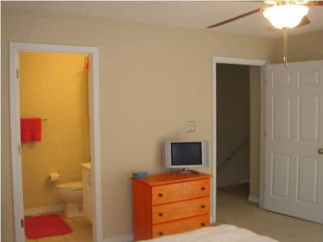 Building Photo - 965 Scenic Oak Ln