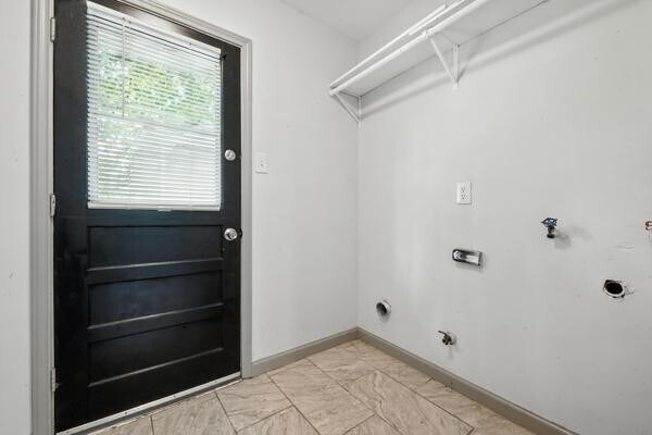 Building Photo - 10615 Twin Oak Dr
