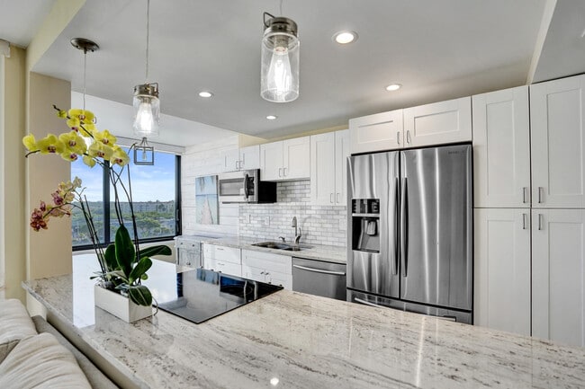 Building Photo - 3590 S Ocean Blvd