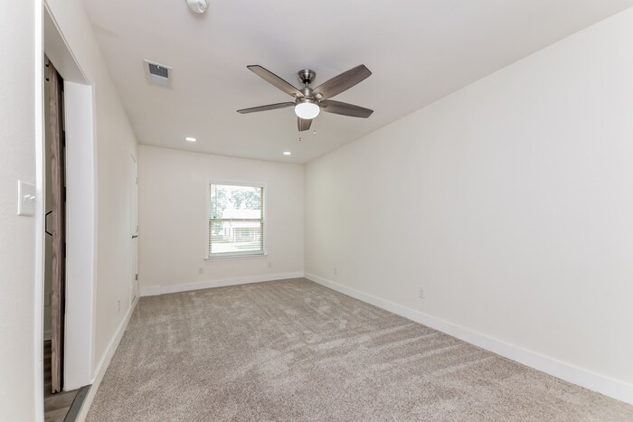 Building Photo - 7315 Gayglen Dr