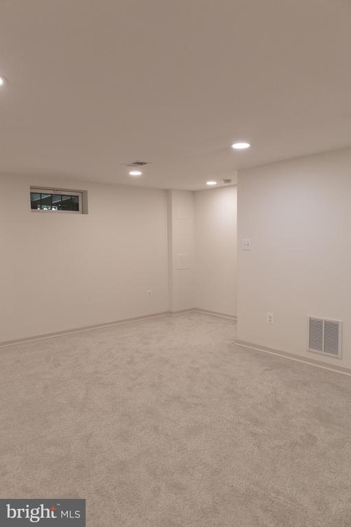 Building Photo - 164 Wesmond Dr