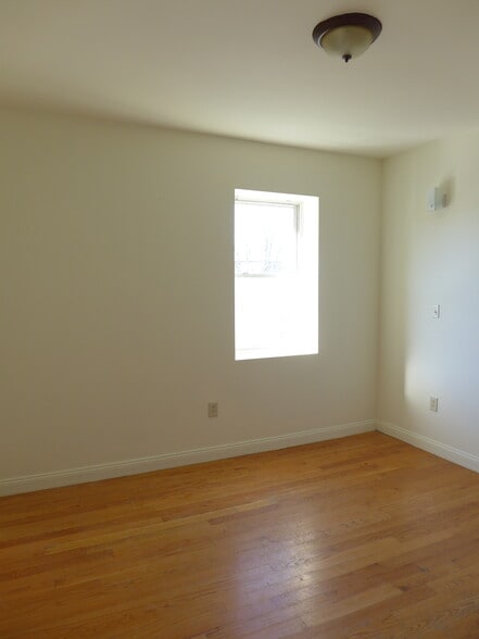 Building Photo - 48 Dudley St