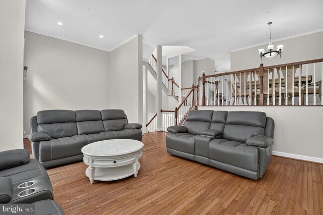 Building Photo - 11432 Cedar Ridge Dr