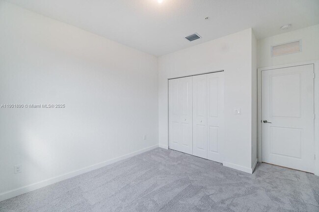 Building Photo - 207 SW 159th Ter