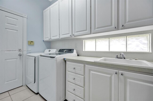 Building Photo - 8033 Kaliko Ln