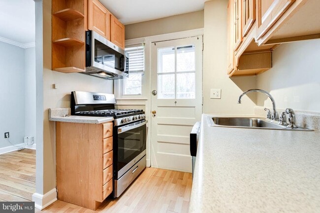 Building Photo - 5809 Mt Vernon Dr