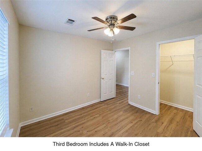 Building Photo - 1117 Yellow River Dr