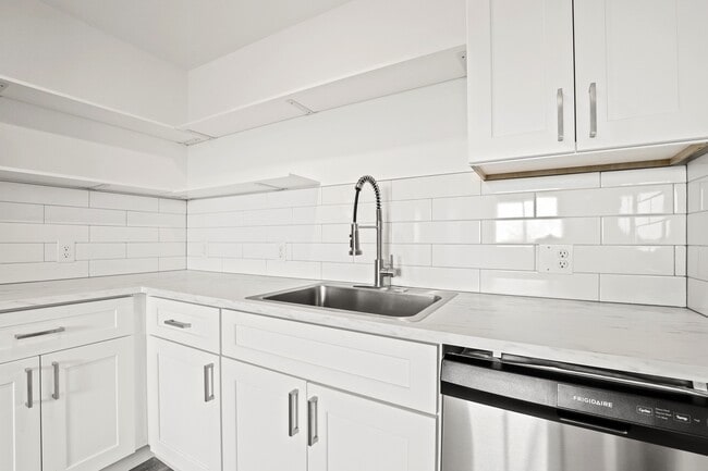 Floorplan - Eleven8 Apartments