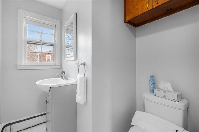 Building Photo - 384 Valley Rd