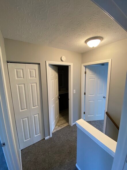 Building Photo - 6036 Applecrest Ct