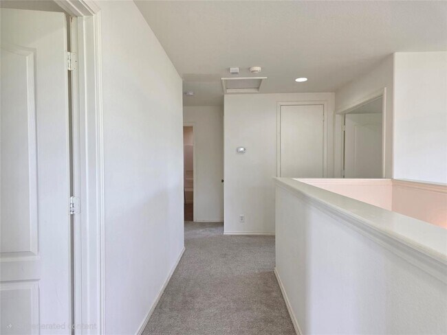 Building Photo - 160 Mistletoe Ln