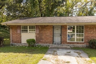 Building Photo - 7823 Basswood Ln