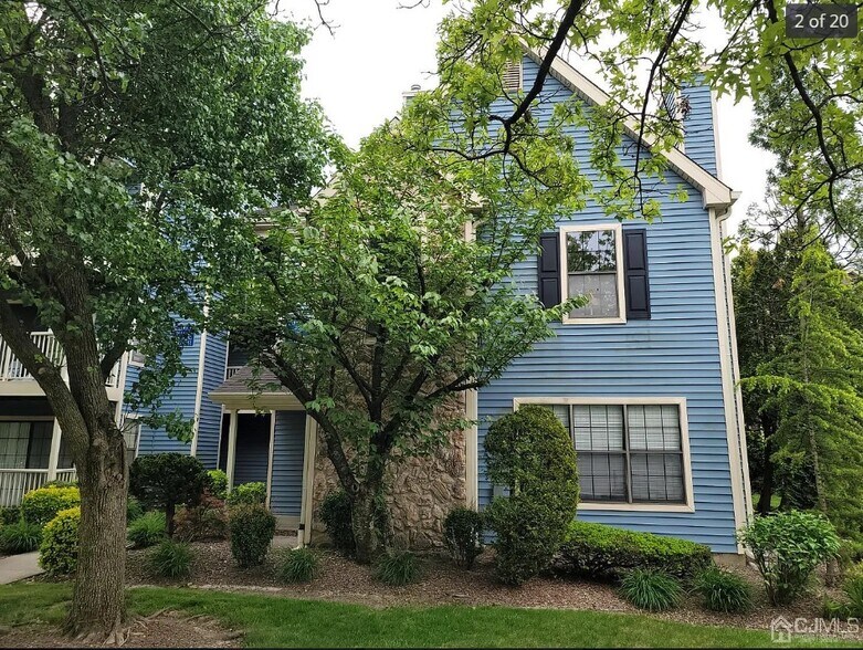 Building Photo - 117 Longfield Ct