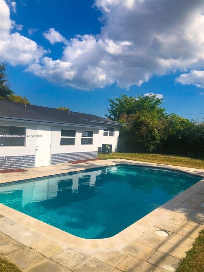 Building Photo - $3,500 18030 NW 14th Ave