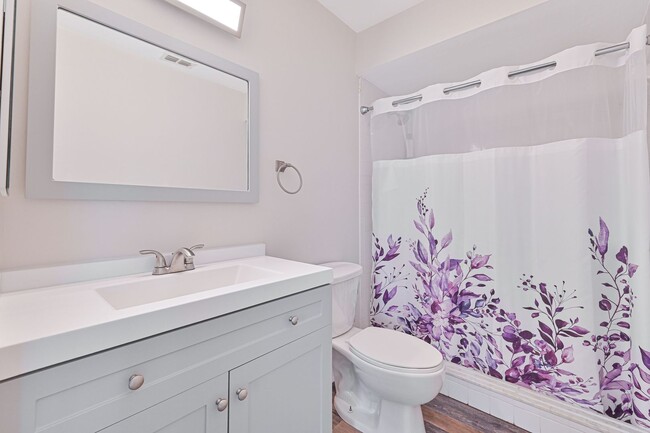 Building Photo - NOW AVAILABLE - Cozy Condo in Cross Creek - Golf Community!