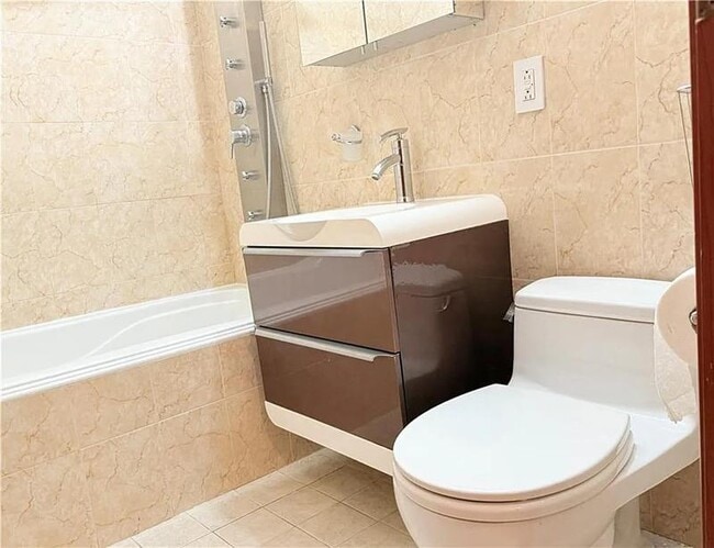 Building Photo - 2678 Ocean Ave