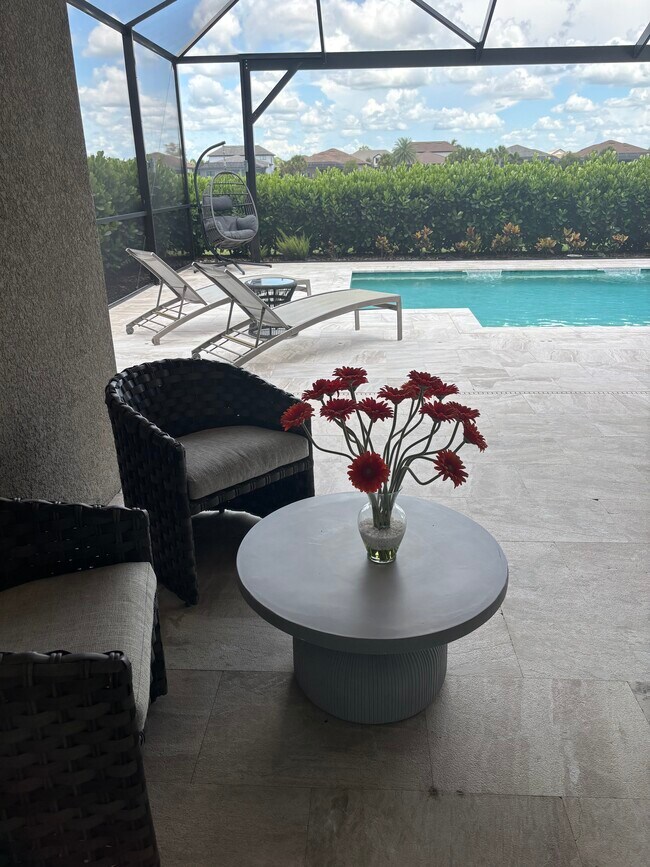 Building Photo - 9574 Everglades Dr