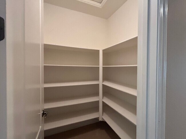 Building Photo - 15005 Via Messina Dr