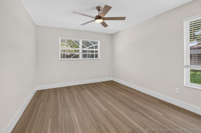 Building Photo - 1378 NW 13th Ct
