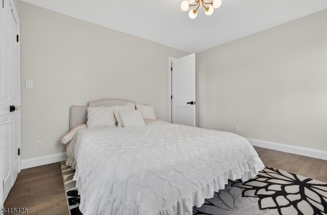 Building Photo - 21 Lombardy Pl