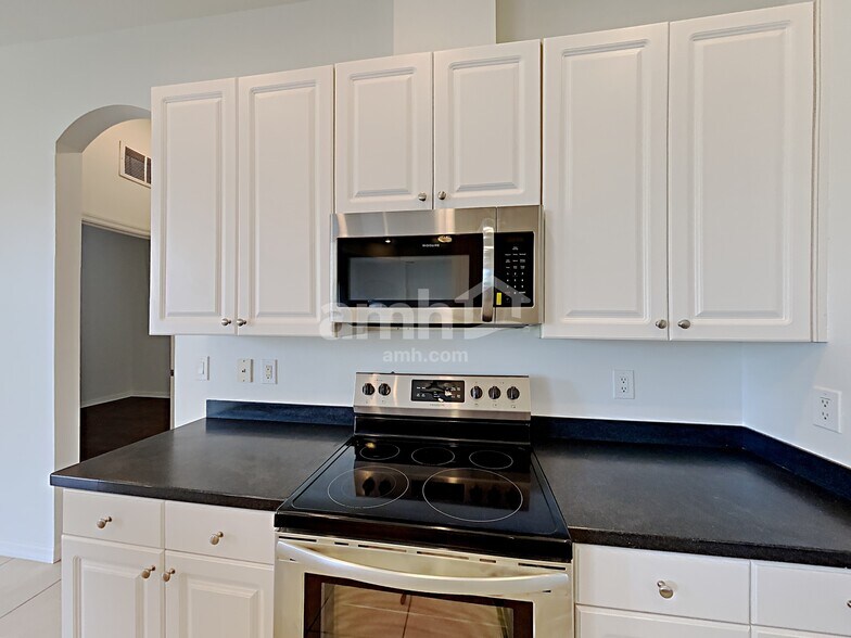 Building Photo - 1650 Papoose Way