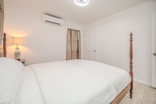 Building Photo - 138 D View Ave