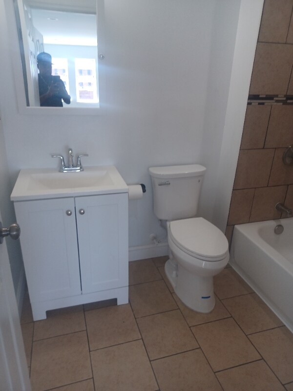 Building Photo - 577 Laurens St