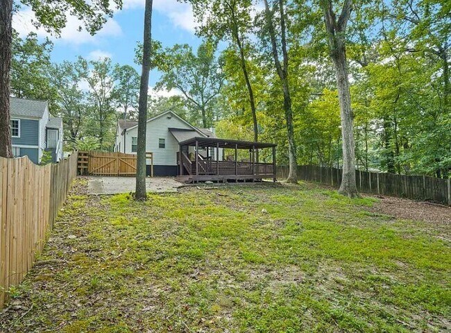 Building Photo - 2371 Ben Hill Rd