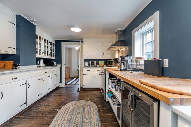 Building Photo - 12 S Kent Rd