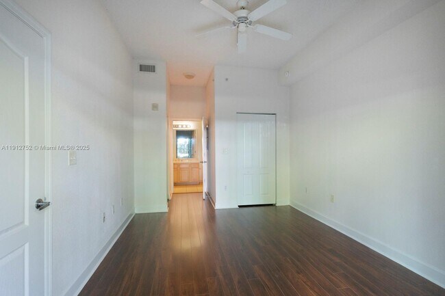 Building Photo - 6001 SW 70th St