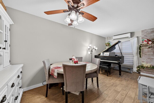 Building Photo - 74 Homestead Village Dr