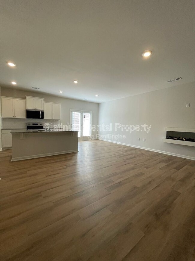 Building Photo - 56 Rustin Rdg