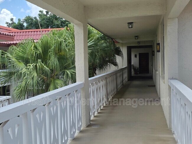 Building Photo - 1012 Pearce Dr